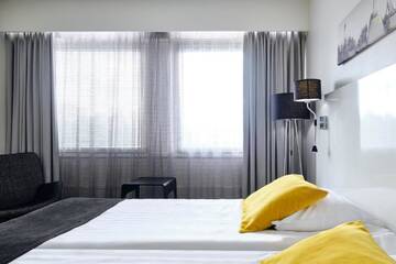 Фото номера Номер с кроватью размера «queen-size» Отель GreenStar Hotel Lahti г. Лахти 7