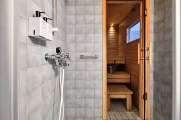 Фото номера Полулюкс с сауной Отель GreenStar Hotel Lahti г. Лахти 9